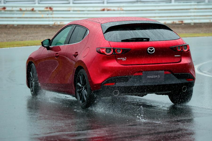  Mazda3 Skyactiv-X AWD Hatchback (BP) 2019 года  (JP) (фото 8 из 9)